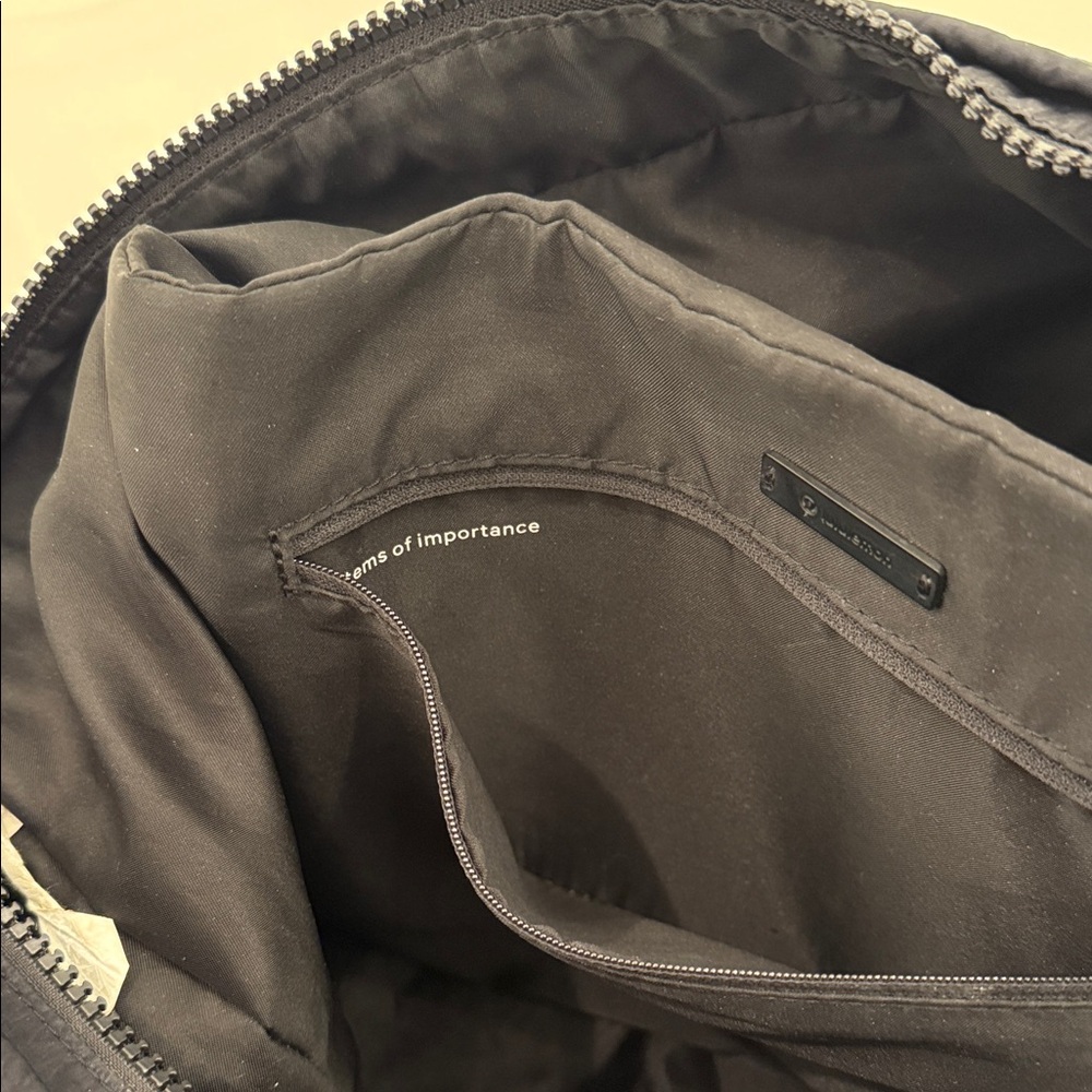 Lululemon On My Level Duffle Bag - Picture 7 of 12